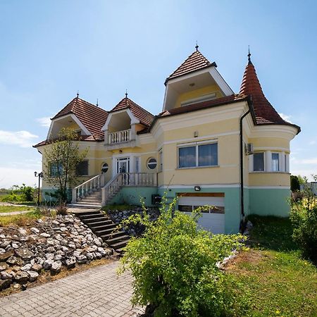 Elite Boutique Villa Oerkeny Orkeny Bagian luar foto